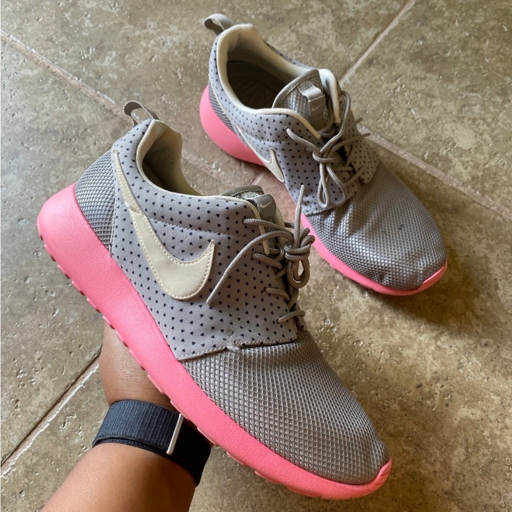 Nike Shoes for women | Nike Roshe One Athletic Sneakers Womens size 11 - Picture 2 of 12